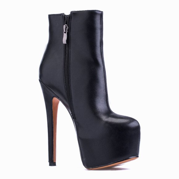 Petit Cadeau Jodi - Rounded Toe ankle boots with 6" heels and 2" platform. NEW! - Picture 2 of 6